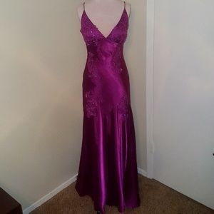 NIKI BY Nikki Livas Magenta dress